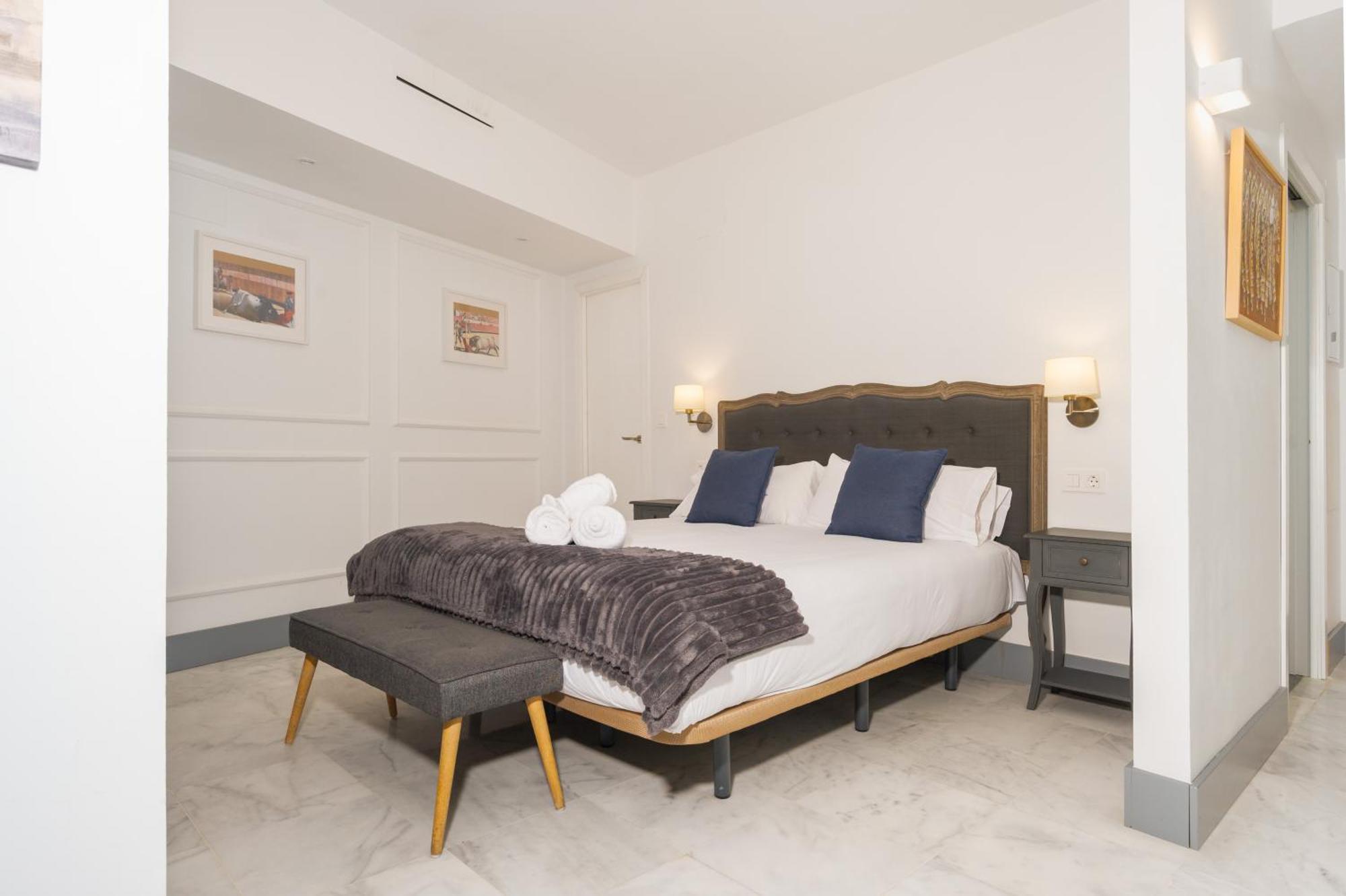 Panther Home Francos Sevilla Kültér fotó
