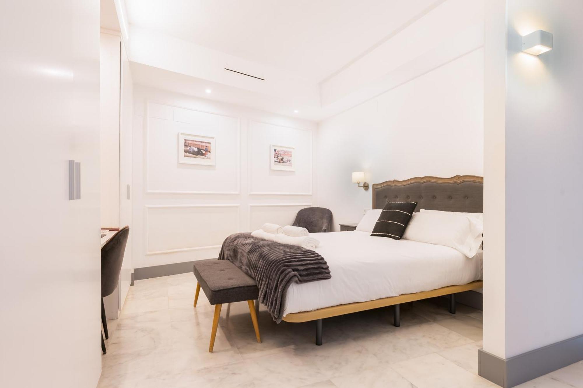 Panther Home Francos Sevilla Kültér fotó
